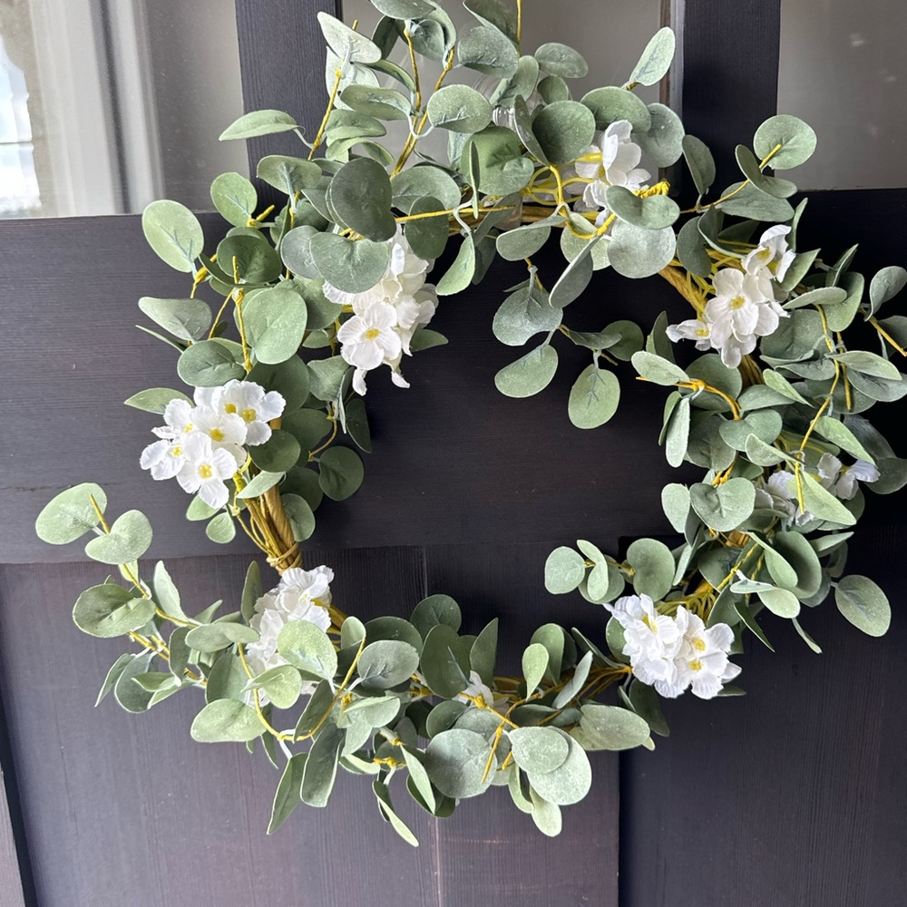Green and White Floral Wreath - Picture 2 of 5